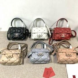 Picture of Valentino Lady Handbags _SKUfw136146720fw
